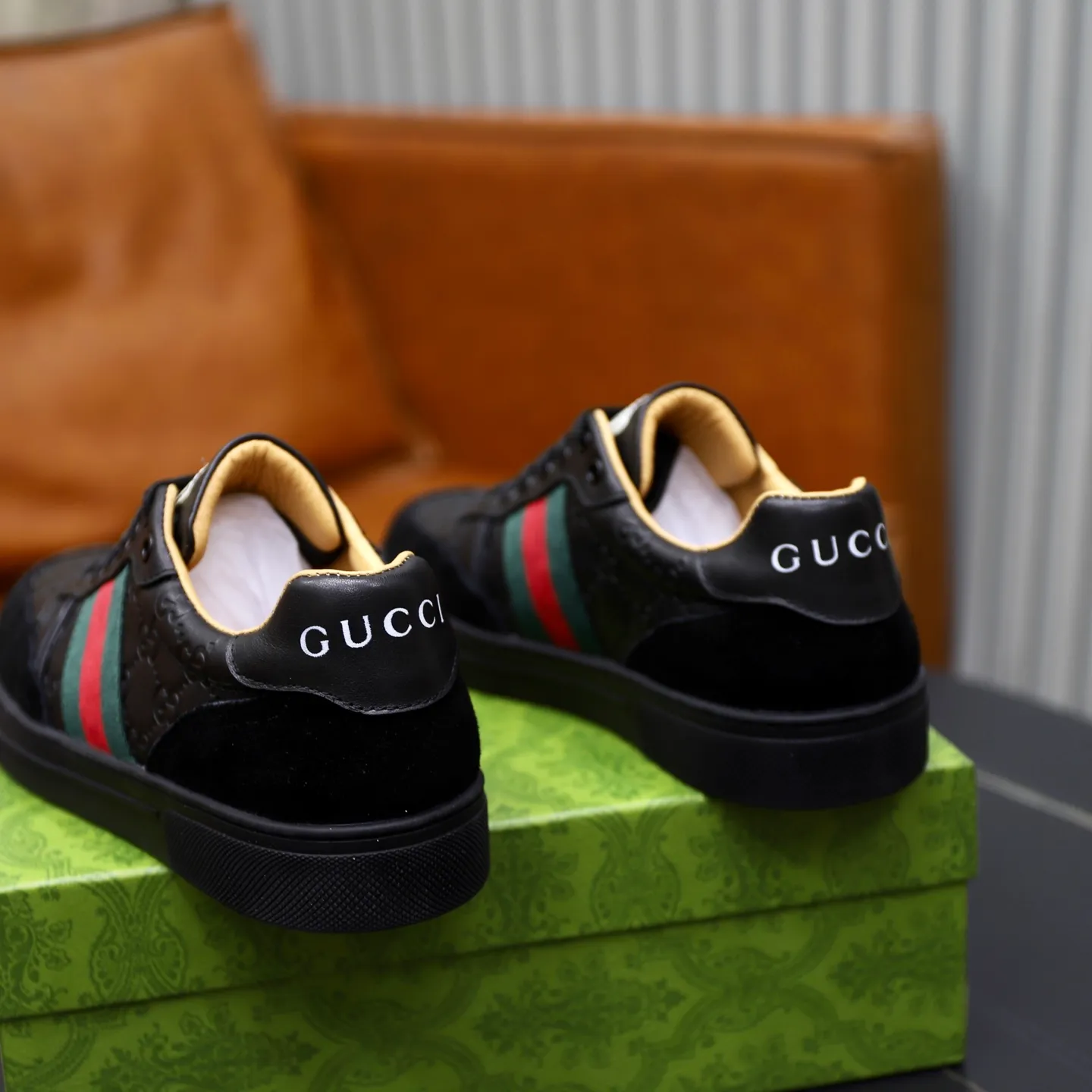 Ex-factory price: 440💰🙅‍♂️🙅‍♂️🙅‍♂️ Brand: GUCCI Standard code: 38-44 (45 customized) Grade: Same as the official website Material: Original leather splicing Comfortable and breathable sheepskin lining Original wear-resistant outsole Style category: Men's fashionable casual shoes Running sneakers Distinguished luxury brand elements Top luxury Color: actual picture color